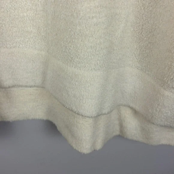 knix Men's Cream Crewneck Sweater - Picture 9 of 13